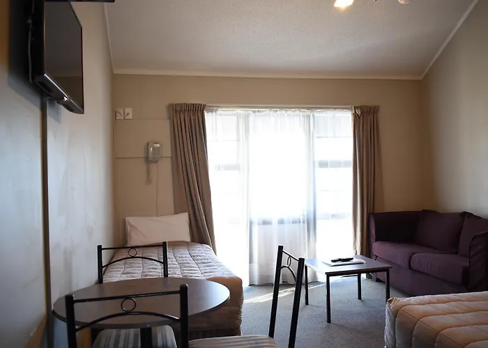 Devonwood Motel