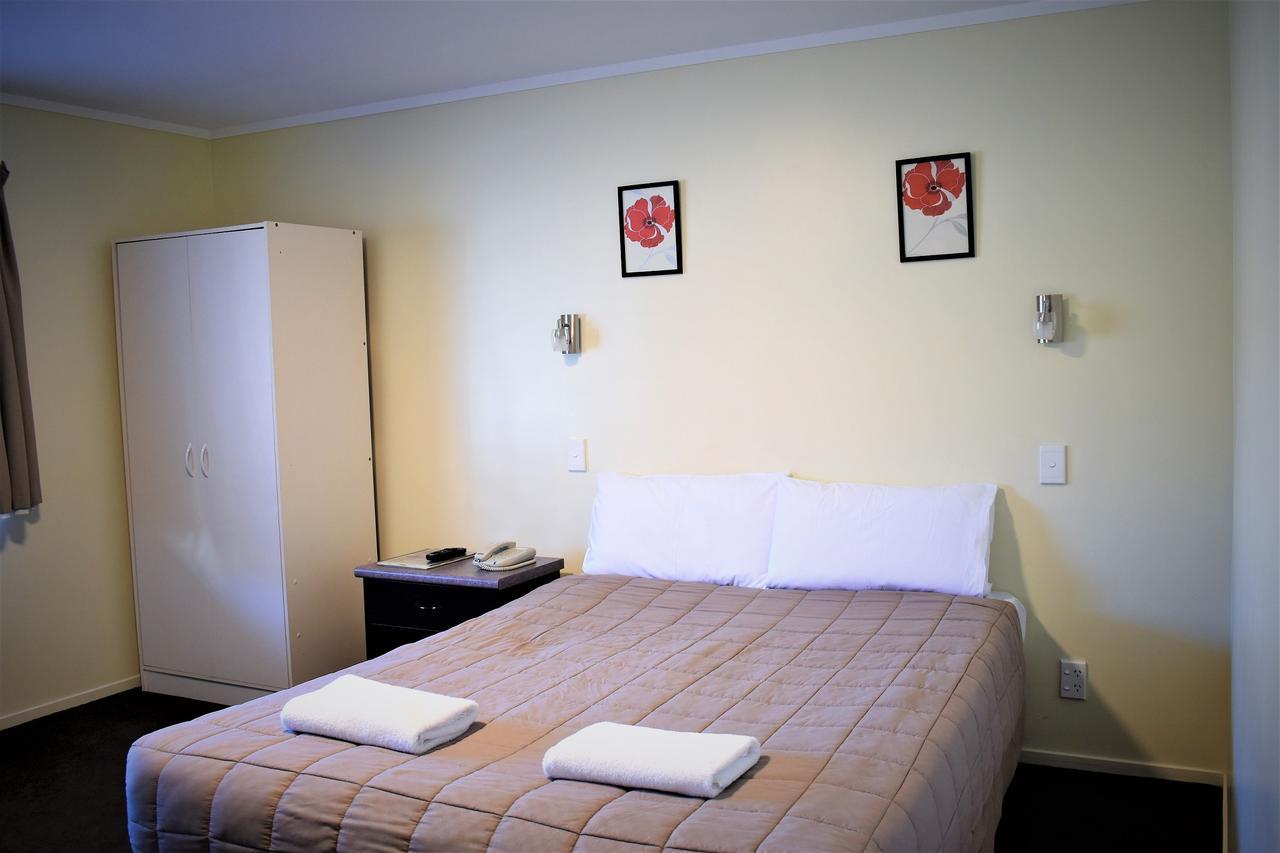 Devonwood Motel