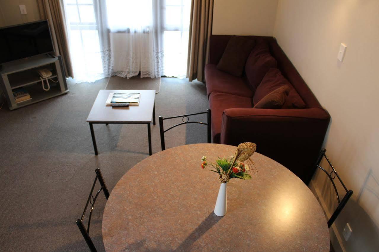 Devonwood Motel 4*